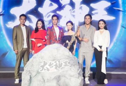 进娱乐圈吃瓜却红了,她如何意外走红？